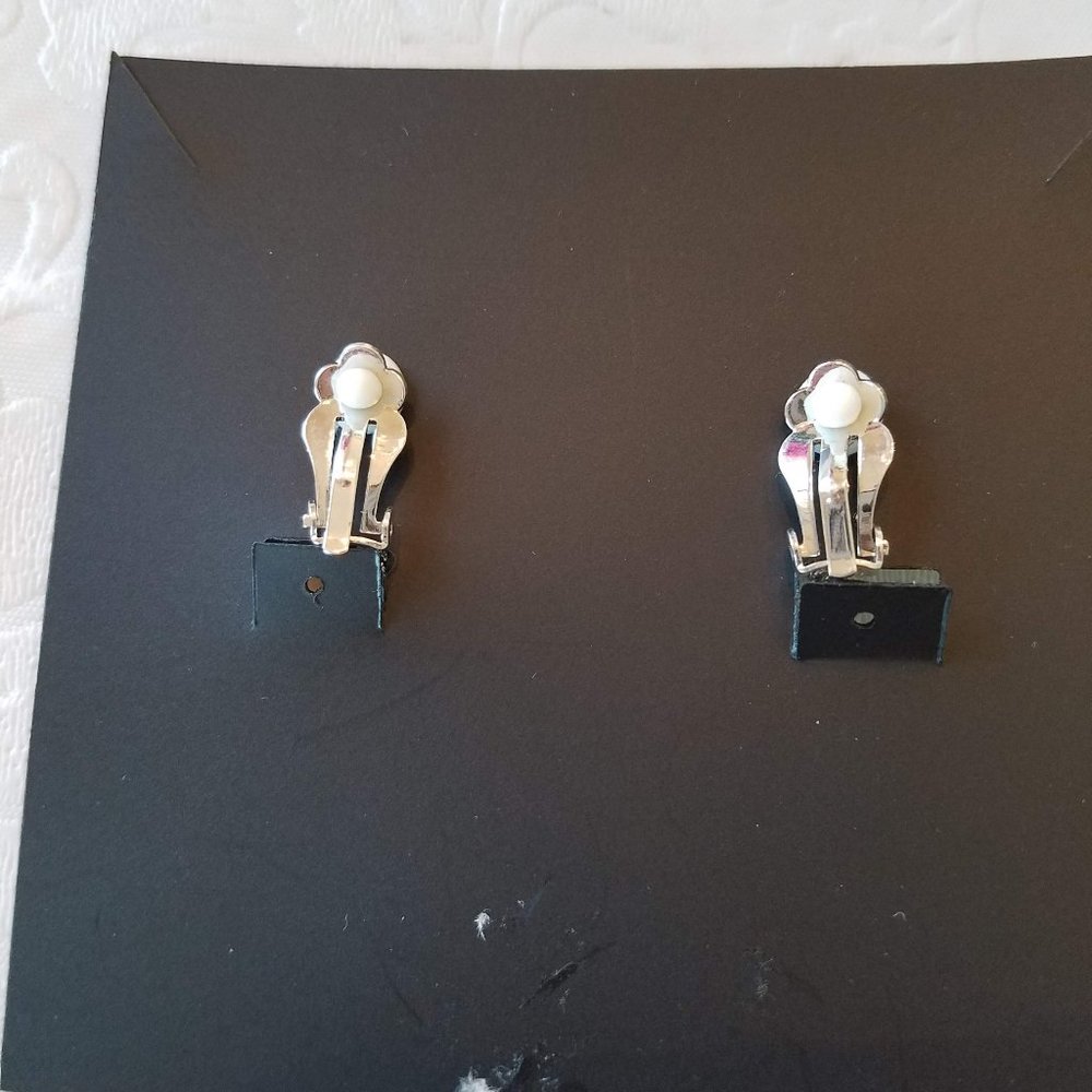 Clip on Earrings - Picture 3 of 3